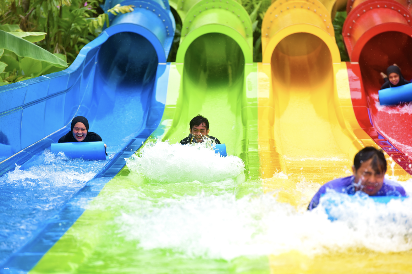 how to book group travel